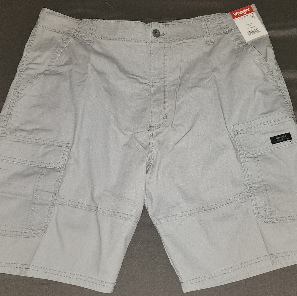 Wrangler Light Gray Men's Cargo Shorts